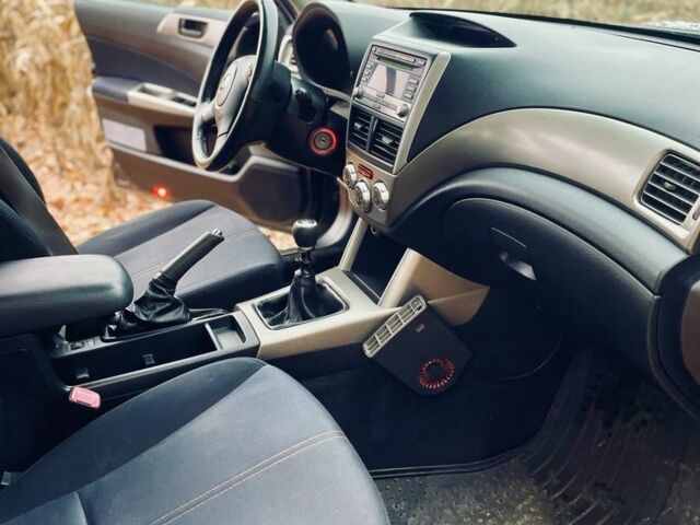 Синій Субару Forester, об'ємом двигуна 2 л та пробігом 300 тис. км за 5150 $, фото 5 на Automoto.ua