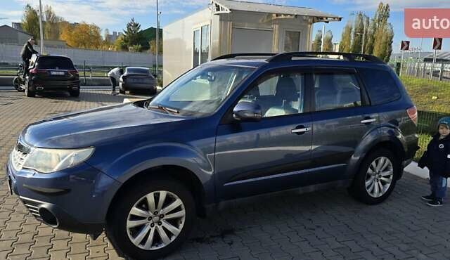 Синій Субару Forester, об'ємом двигуна 2 л та пробігом 145 тис. км за 11700 $, фото 1 на Automoto.ua