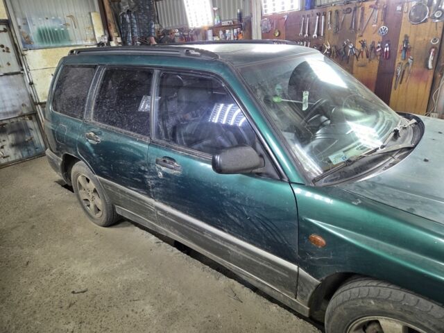 Зеленый Субару Форестер, объемом двигателя 2 л и пробегом 290 тыс. км за 3500 $, фото 2 на Automoto.ua