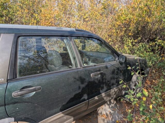 Зелений Субару Forester, об'ємом двигуна 2 л та пробігом 369 тис. км за 2600 $, фото 2 на Automoto.ua