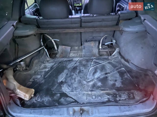 Зеленый Субару Форестер, объемом двигателя 2.5 л и пробегом 250 тыс. км за 4000 $, фото 22 на Automoto.ua