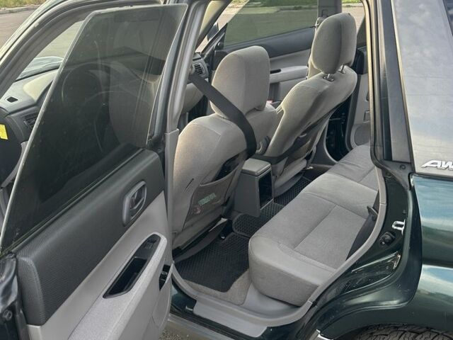 Зеленый Субару Форестер, объемом двигателя 2 л и пробегом 325 тыс. км за 4600 $, фото 4 на Automoto.ua