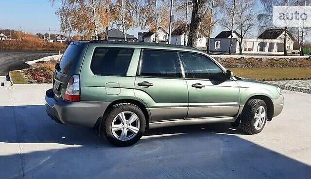 Зелений Субару Forester, об'ємом двигуна 2 л та пробігом 246 тис. км за 8000 $, фото 4 на Automoto.ua