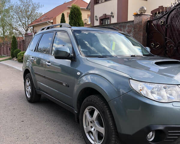 Зелений Субару Forester, об'ємом двигуна 2 л та пробігом 300 тис. км за 9500 $, фото 5 на Automoto.ua