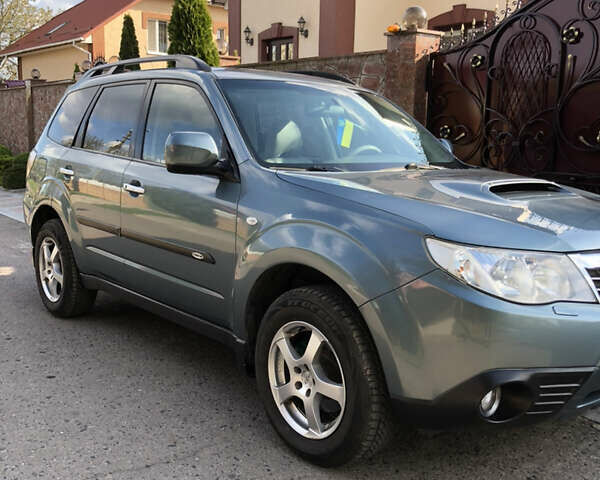 Зелений Субару Forester, об'ємом двигуна 2 л та пробігом 300 тис. км за 8900 $, фото 1 на Automoto.ua