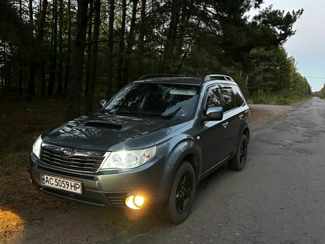Зеленый Субару Форестер, объемом двигателя 2 л и пробегом 270 тыс. км за 10000 $, фото 2 на Automoto.ua