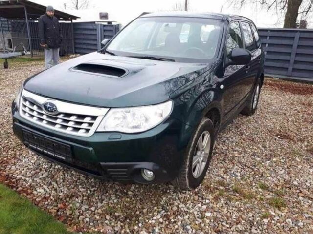 Зелений Субару Forester, об'ємом двигуна 2 л та пробігом 190 тис. км за 9000 $, фото 3 на Automoto.ua