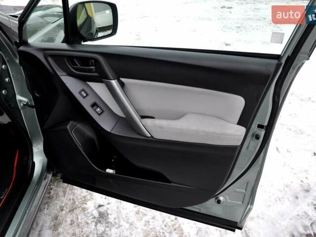 Зеленый Субару Форестер, объемом двигателя 2.46 л и пробегом 197 тыс. км за 9700 $, фото 2 на Automoto.ua