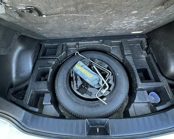 Белый Субару Импреза, объемом двигателя 1.5 л и пробегом 130 тыс. км за 6530 $, фото 15 на Automoto.ua