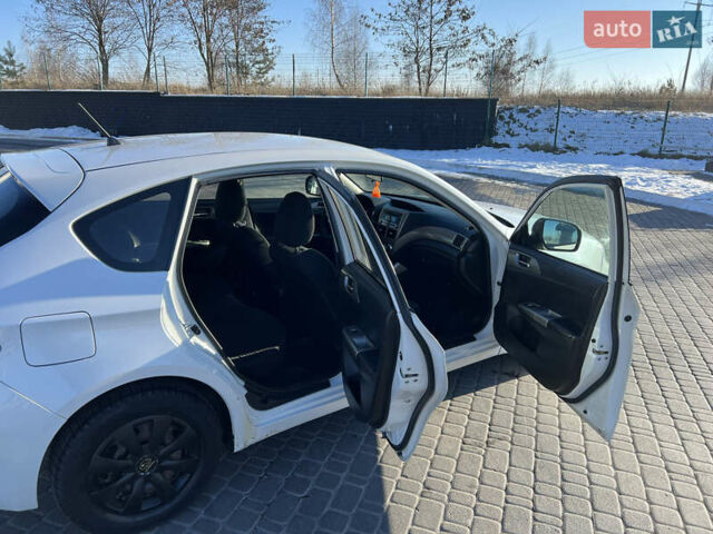 Белый Субару Импреза, объемом двигателя 1.5 л и пробегом 130 тыс. км за 6530 $, фото 7 на Automoto.ua