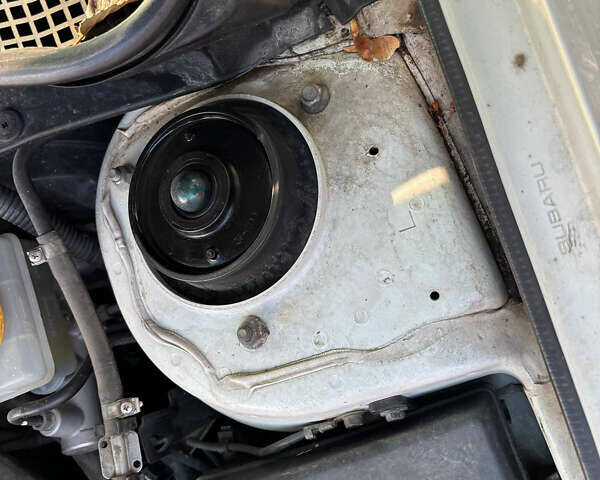 Білий Субару Імпреза, об'ємом двигуна 2 л та пробігом 235 тис. км за 6000 $, фото 2 на Automoto.ua