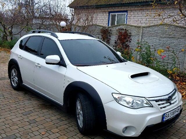 Белый Субару Импреза, объемом двигателя 2 л и пробегом 240 тыс. км за 9999 $, фото 1 на Automoto.ua