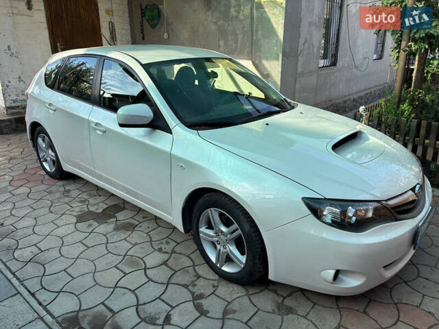 Білий Субару Імпреза, об'ємом двигуна 2 л та пробігом 235 тис. км за 6000 $, фото 3 на Automoto.ua