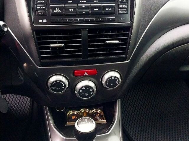 Белый Субару Импреза, объемом двигателя 2 л и пробегом 240 тыс. км за 9999 $, фото 10 на Automoto.ua