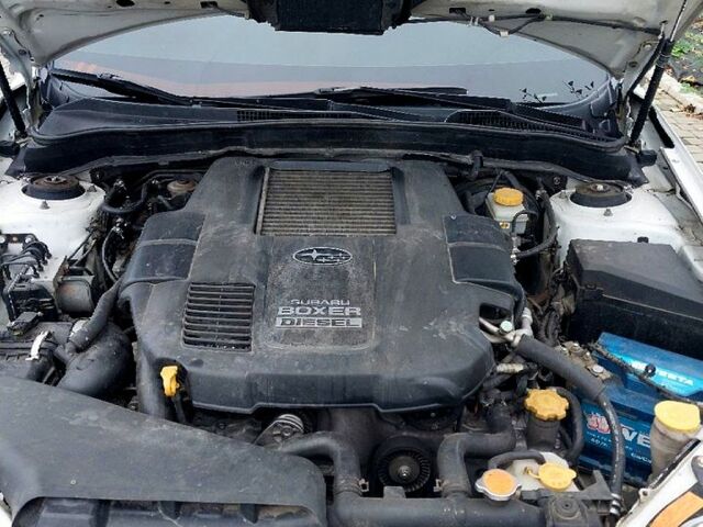 Белый Субару Импреза, объемом двигателя 2 л и пробегом 240 тыс. км за 9999 $, фото 12 на Automoto.ua