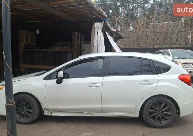 Белый Субару Импреза, объемом двигателя 2 л и пробегом 319 тыс. км за 7800 $, фото 4 на Automoto.ua