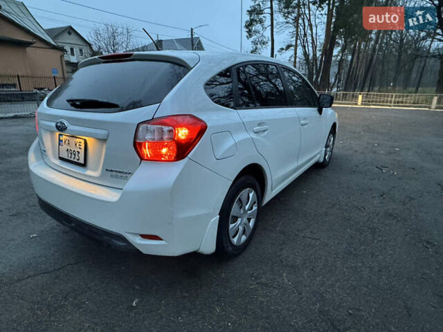 Белый Субару Импреза, объемом двигателя 2 л и пробегом 165 тыс. км за 7499 $, фото 5 на Automoto.ua
