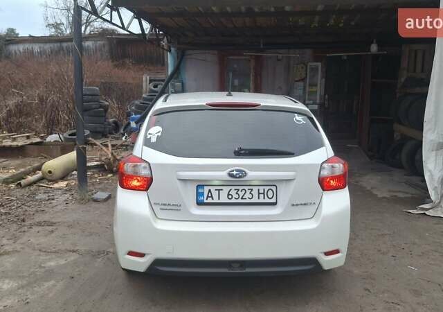 Белый Субару Импреза, объемом двигателя 2 л и пробегом 319 тыс. км за 7800 $, фото 3 на Automoto.ua