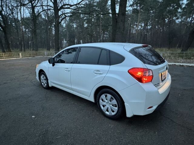 Белый Субару Импреза, объемом двигателя 2 л и пробегом 110 тыс. км за 7499 $, фото 2 на Automoto.ua