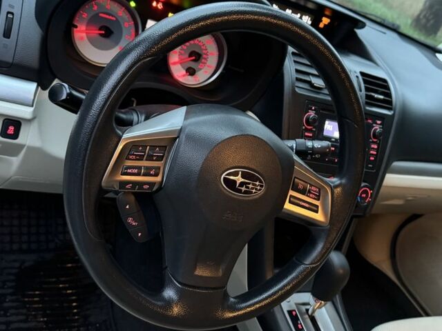 Белый Субару Импреза, объемом двигателя 2 л и пробегом 110 тыс. км за 7499 $, фото 8 на Automoto.ua