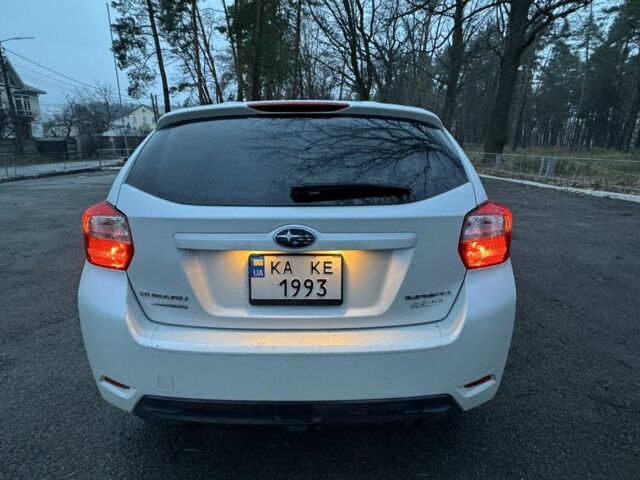 Белый Субару Импреза, объемом двигателя 2 л и пробегом 110 тыс. км за 7499 $, фото 5 на Automoto.ua