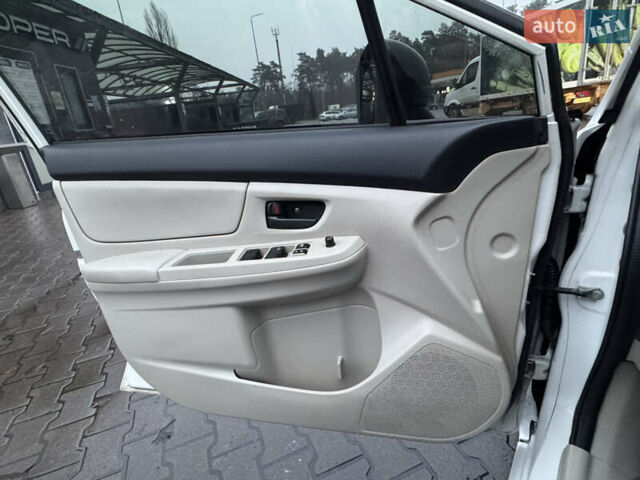 Белый Субару Импреза, объемом двигателя 2 л и пробегом 165 тыс. км за 7499 $, фото 19 на Automoto.ua