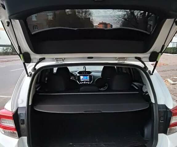 Белый Субару Импреза, объемом двигателя 2 л и пробегом 94 тыс. км за 15000 $, фото 4 на Automoto.ua