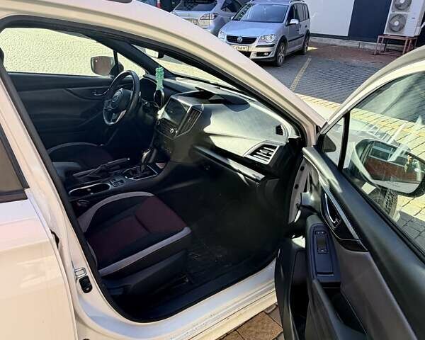 Белый Субару Импреза, объемом двигателя 2 л и пробегом 84 тыс. км за 12500 $, фото 8 на Automoto.ua