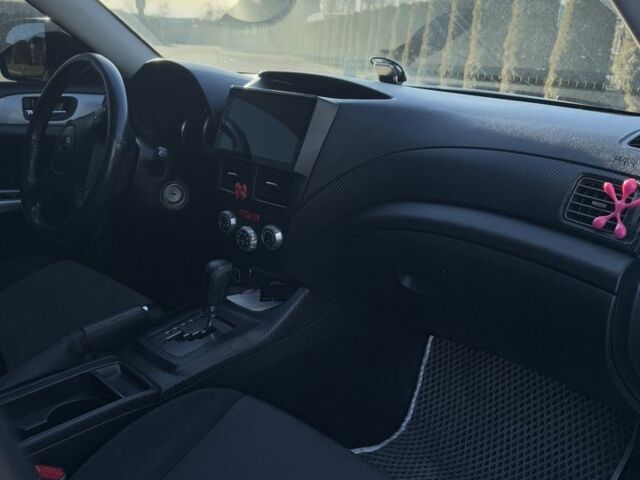 Білий Субару Імпреза, об'ємом двигуна 2 л та пробігом 307 тис. км за 5500 $, фото 3 на Automoto.ua