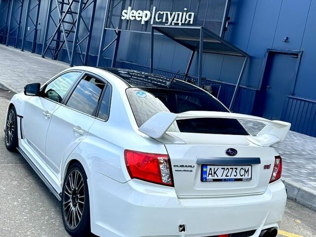 Белый Субару Импреза, объемом двигателя 2.5 л и пробегом 142 тыс. км за 16000 $, фото 13 на Automoto.ua