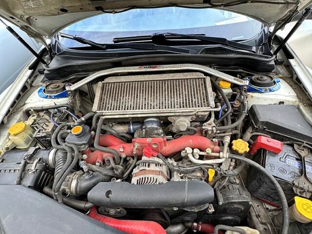 Белый Субару Импреза, объемом двигателя 2.5 л и пробегом 142 тыс. км за 16000 $, фото 8 на Automoto.ua