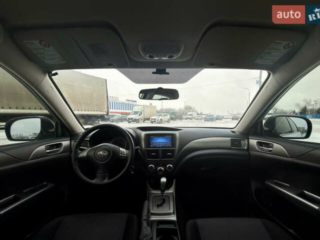 Белый Субару Импреза, объемом двигателя 2 л и пробегом 150 тыс. км за 6900 $, фото 20 на Automoto.ua