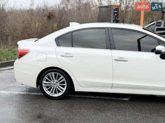 Білий Субару Імпреза, об'ємом двигуна 2 л та пробігом 105 тис. км за 10000 $, фото 6 на Automoto.ua