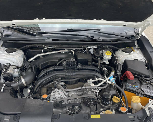Белый Субару Импреза, объемом двигателя 2 л и пробегом 128 тыс. км за 13500 $, фото 4 на Automoto.ua
