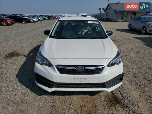 Белый Субару Импреза, объемом двигателя 2 л и пробегом 74 тыс. км за 2400 $, фото 4 на Automoto.ua