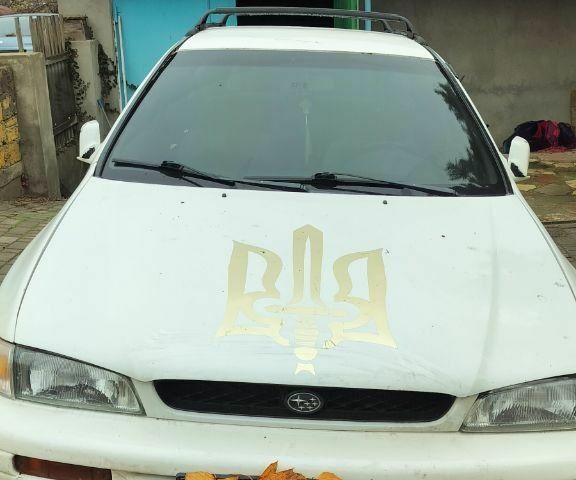 Белый Субару Импреза, объемом двигателя 0 л и пробегом 354 тыс. км за 119 $, фото 2 на Automoto.ua