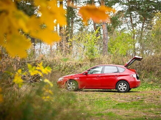 Красный Субару Импреза, объемом двигателя 1.5 л и пробегом 148 тыс. км за 5000 $, фото 3 на Automoto.ua