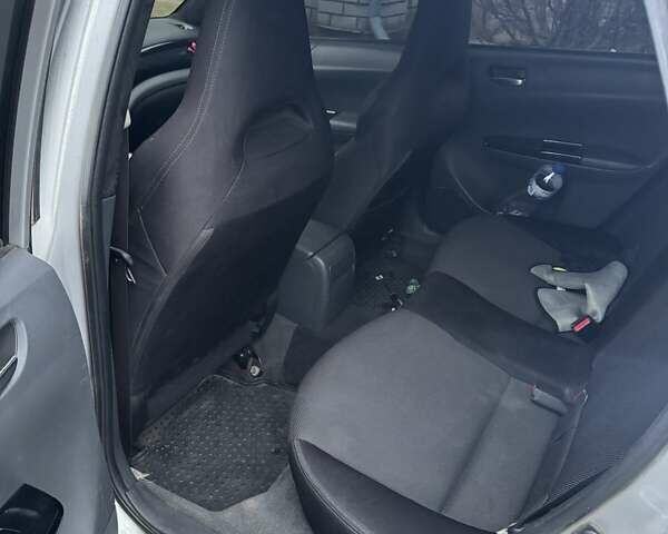 Серый Субару Импреза, объемом двигателя 2 л и пробегом 167 тыс. км за 6000 $, фото 4 на Automoto.ua