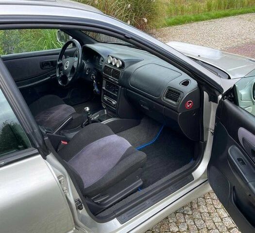 Сірий Субару Імпреза, об'ємом двигуна 2 л та пробігом 186 тис. км за 1500 $, фото 4 на Automoto.ua