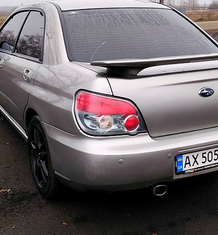 Серый Субару Импреза, объемом двигателя 2 л и пробегом 183 тыс. км за 8000 $, фото 3 на Automoto.ua