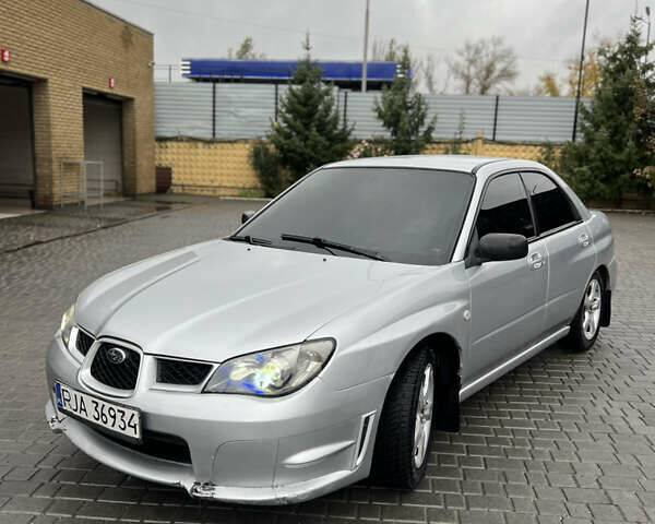 Сірий Субару Імпреза, об'ємом двигуна 1.6 л та пробігом 306 тис. км за 4000 $, фото 1 на Automoto.ua