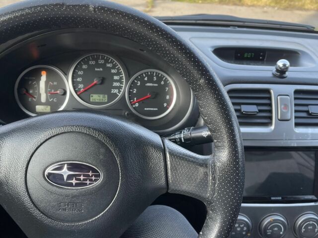 Серый Субару Импреза, объемом двигателя 2 л и пробегом 364 тыс. км за 5000 $, фото 3 на Automoto.ua