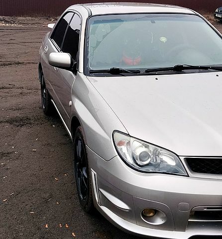 Серый Субару Импреза, объемом двигателя 2 л и пробегом 183 тыс. км за 8000 $, фото 5 на Automoto.ua