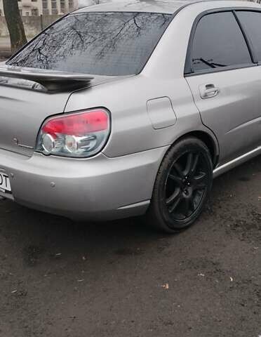 Серый Субару Импреза, объемом двигателя 2 л и пробегом 187 тыс. км за 8000 $, фото 4 на Automoto.ua