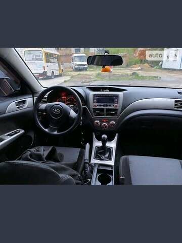 Серый Субару Импреза, объемом двигателя 1.99 л и пробегом 226 тыс. км за 4100 $, фото 4 на Automoto.ua