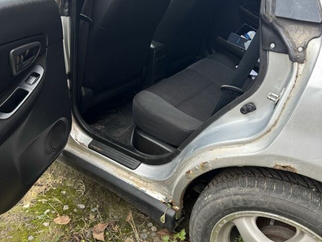 Сірий Субару Імпреза, об'ємом двигуна 2.5 л та пробігом 250 тис. км за 2000 $, фото 4 на Automoto.ua