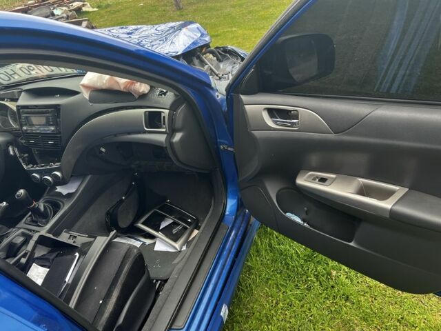 Синій Субару Імпреза, об'ємом двигуна 2 л та пробігом 175 тис. км за 2300 $, фото 5 на Automoto.ua