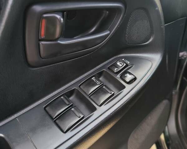 Зеленый Субару Импреза, объемом двигателя 1.6 л и пробегом 195 тыс. км за 4600 $, фото 13 на Automoto.ua