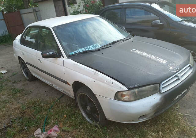 Белый Субару Легаси, объемом двигателя 2.2 л и пробегом 186 тыс. км за 1250 $, фото 1 на Automoto.ua