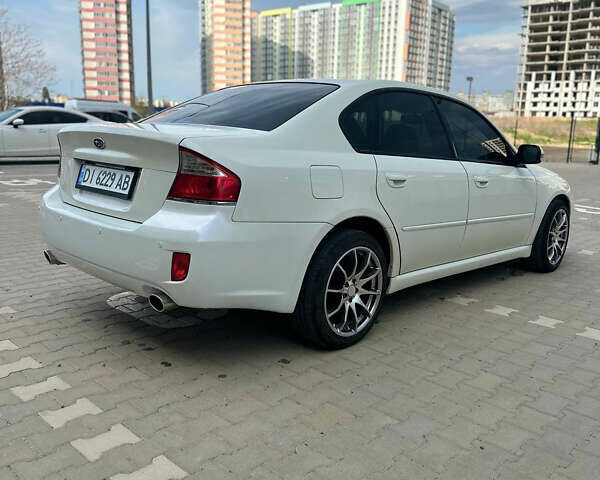 Білий Субару Легасі, об'ємом двигуна 2 л та пробігом 160 тис. км за 6000 $, фото 19 на Automoto.ua